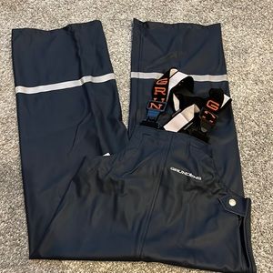 Grudens fishing bib Youth 8. Like new